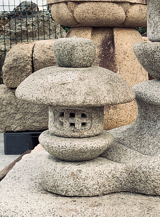 Oyako Gata Ishidōrō, Japanese Stone Lantern - YO01010197