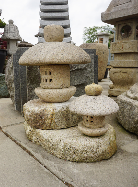 Oyako Gata Ishidoro, Japanese Stone Lantern - YO01010426