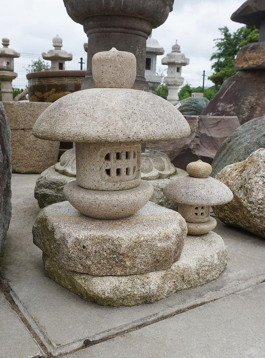 Oyako Gata Ishidoro, Japanese Stone Lantern - YO01010426