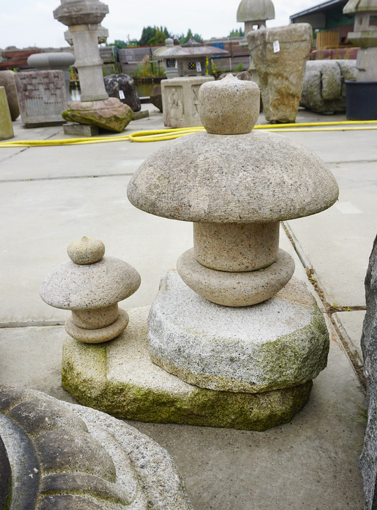 Oyako Gata Ishidoro, Japanese Stone Lantern - YO01010426