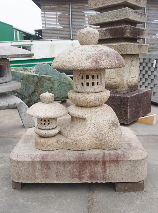 Oyako Gata Ishidoro, Japanese Stone Lantern - YO01010484