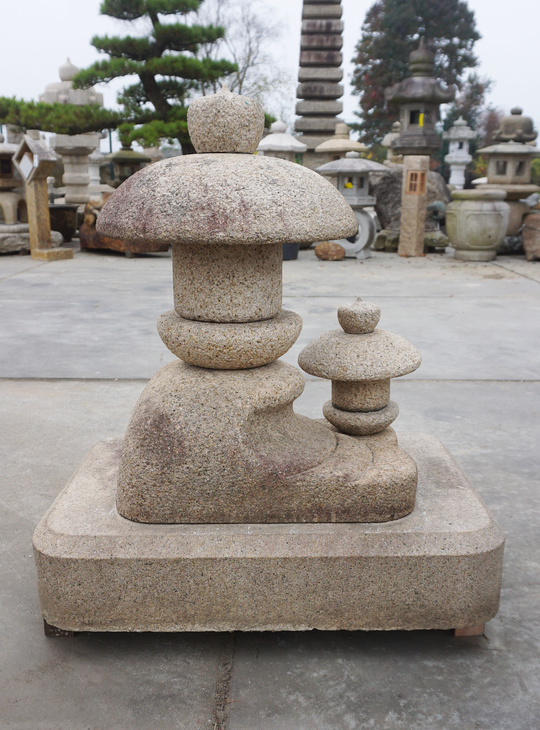 Oyako Gata Ishidoro, Japanese Stone Lantern - YO01010484