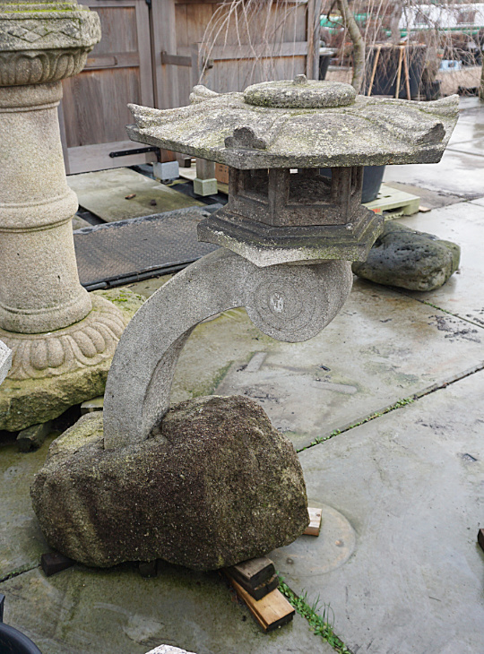 Rankei Gata Ishidōrō, Japanese Stone Lantern - YO01010238