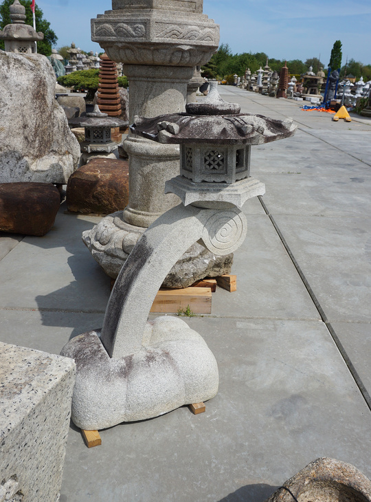Rankei Gata Ishidōrō, Japanese Stone Lantern - YO01010314