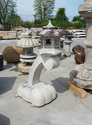 Buy Rankei Gata Ishidoro, Japanese Stone Lantern for sale - YO01010314