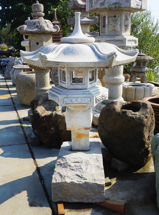 Rankei Gata Ishidoro, Japanese Stone Lantern - YO01010473