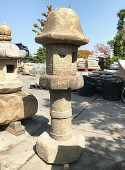 Buy Renge-ji Gata Ishidoro, Japanese Stone Lantern for sale - YO01010066