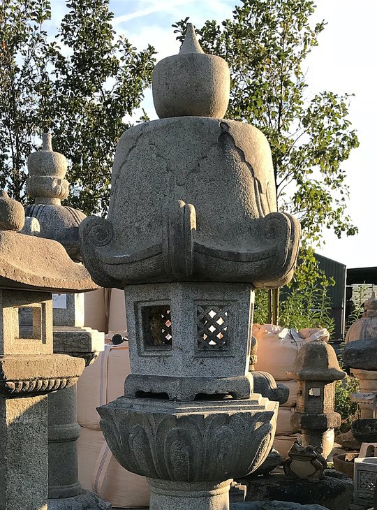 Rikyū Gata Ishidōrō, Japanese Stone Lantern - YO01010111