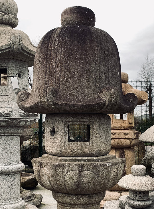 Rikyū Gata Ishidōrō, Japanese Stone Lantern - YO01010195