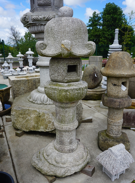 Rikyu Gata Ishidoro, Japanese Stone Lantern - YO01010418