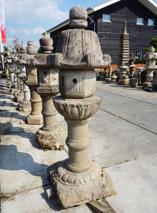 Rikyu Gata Ishidoro, Japanese Stone Lantern - YO01010447