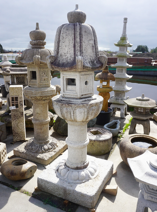 Rikyu Gata Ishidoro, Japanese Stone Lantern - YO01010547