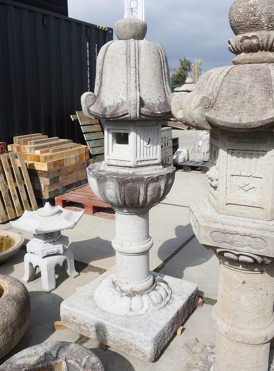 Rikyu Gata Ishidoro, Japanese Stone Lantern - YO01010547