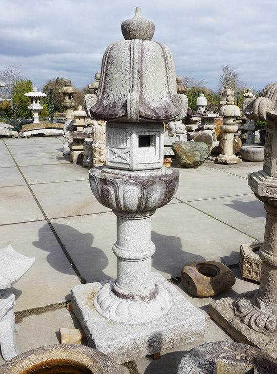 Rikyu Gata Ishidoro, Japanese Stone Lantern - YO01010547