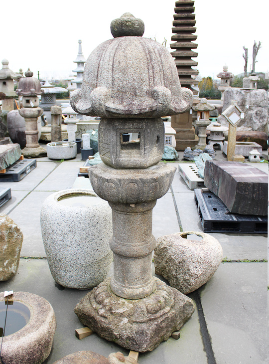 Rikyu Gata Ishidoro, Japanese Stone Lantern - YO01010590