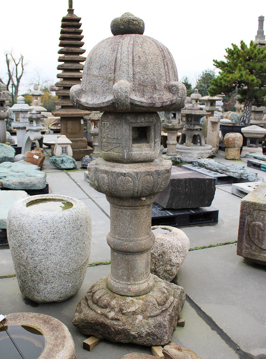 Rikyu Gata Ishidoro, Japanese Stone Lantern - YO01010590