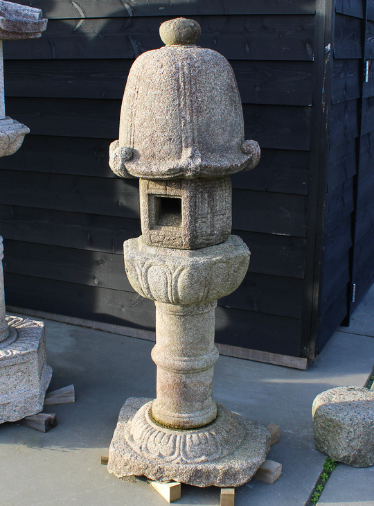 Rikyu Gata Ishidoro, Japanese Stone Lantern - YO01010603