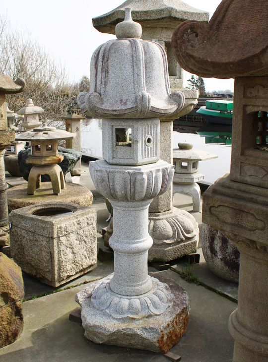 Rikyu Gata Ishidoro, Japanese Stone Lantern - YO01010619