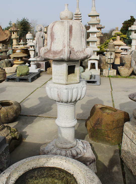 Rikyu Gata Ishidoro, Japanese Stone Lantern - YO01010619