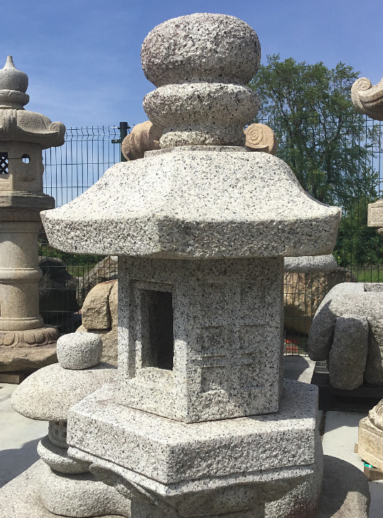 Rokkaku Ikekomi Ishidōrō, Japanese Stone Lantern - YO01010215