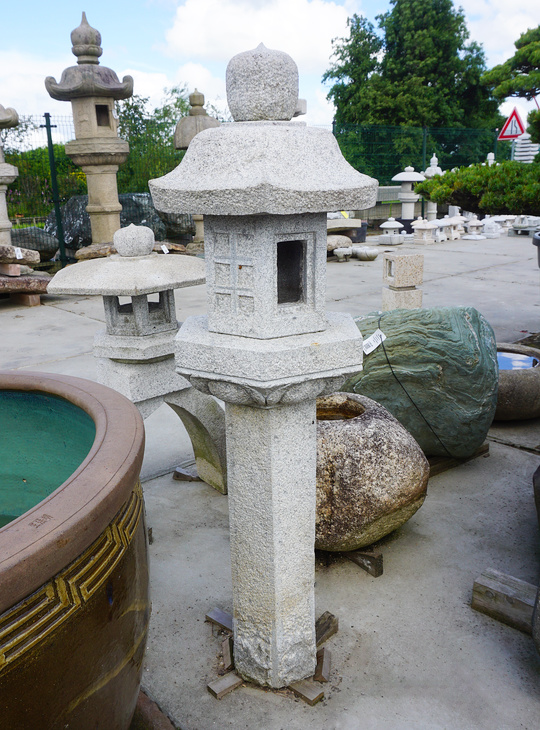 Rokkaku Ikekomi Ishidoro, Japanese Stone Lantern - YO01010423