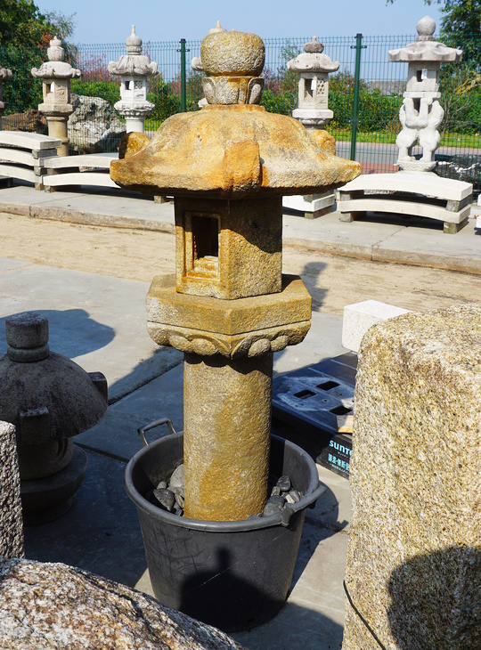 Rokkaku Ikekomi Ishidoro, Japanese Stone Lantern - YO01010464