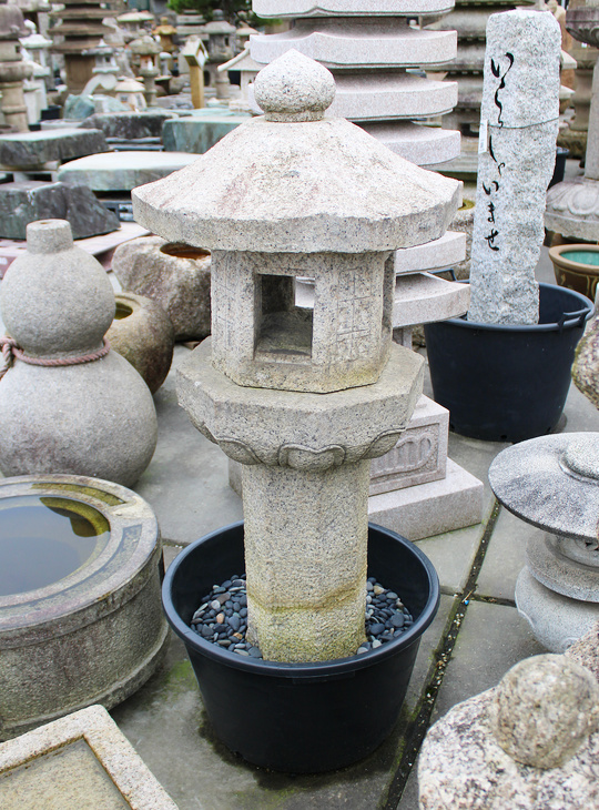 Rokkaku Ikekomi Ishidoro, Japanese Stone Lantern - YO01010595