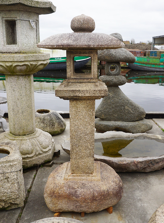 Shikaku Ishidoro, Japanese Stone Lantern - YO01010524