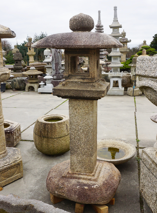 Shikaku Ishidoro, Japanese Stone Lantern - YO01010524