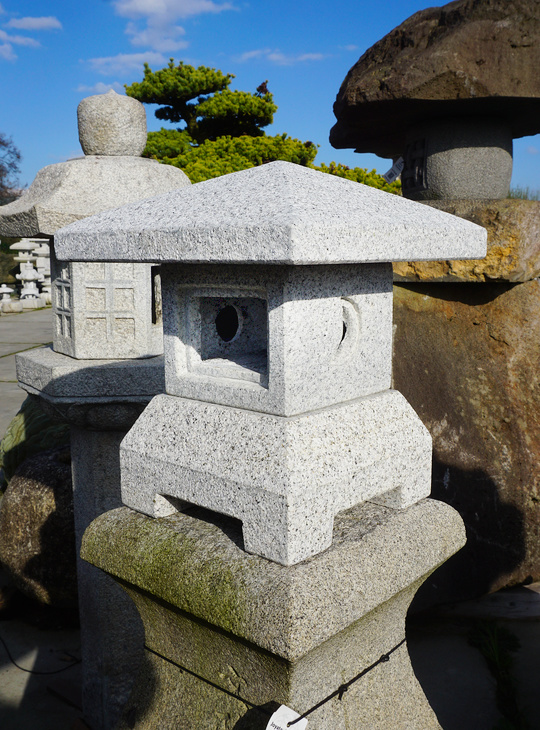 Shikaku Okigata Ishidoro, Stone Lantern - YO01020024