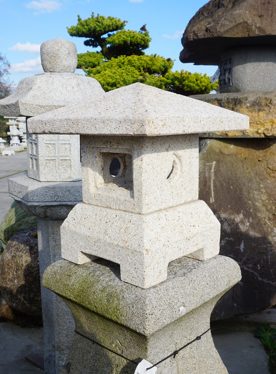 Shikaku Okigata Ishidoro, Stone Lantern - YO01020025