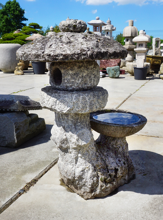 Shizenboku Gata Ishidoro, Japanese Stone Lantern - YO01010430