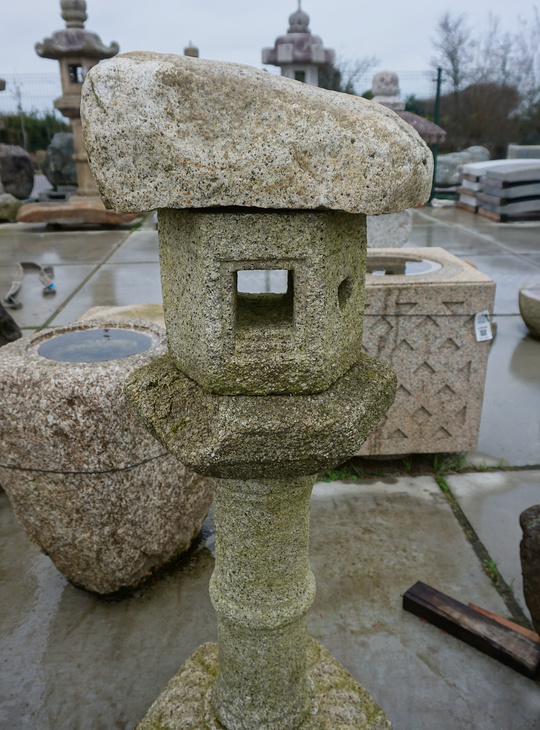 Shizenkasa Ishidoro, Japanese Stone Lantern - YO01010296