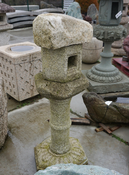 Shizenkasa Ishidoro, Japanese Stone Lantern - YO01010296