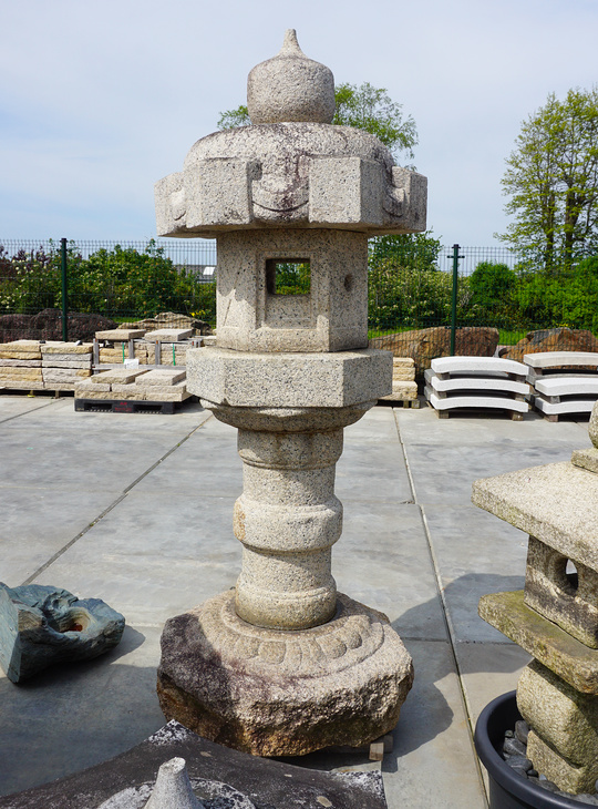 Taihei Gata Ishidōrō, Japanese Stone Lantern - YO01010320