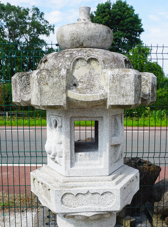 Taihei Gata Ishidoro, Japanese Stone Lantern - YO01010439