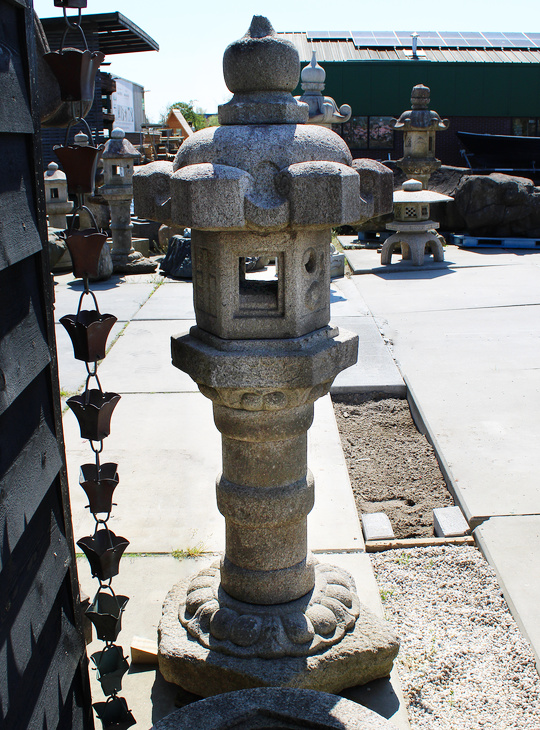 Taihei Gata Ishidoro, Japanese Stone Lantern - YO01010607