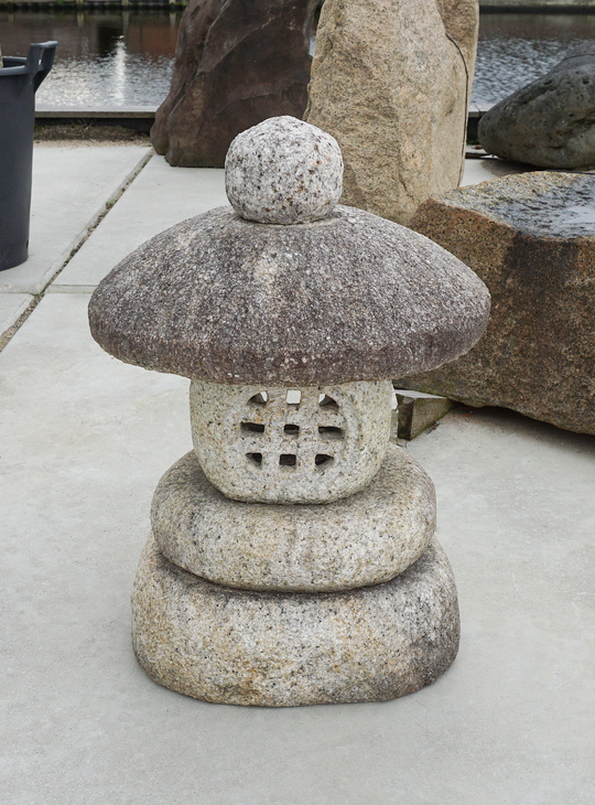 Tamate Gata Ishidōrō, Japanese Stone Lantern - YO01010288