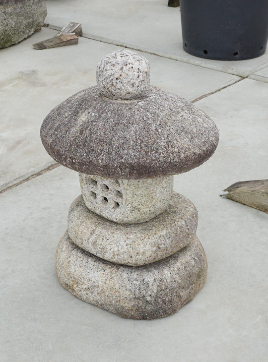 Tamate Gata Ishidoro, Japanese Stone Lantern - YO01010288