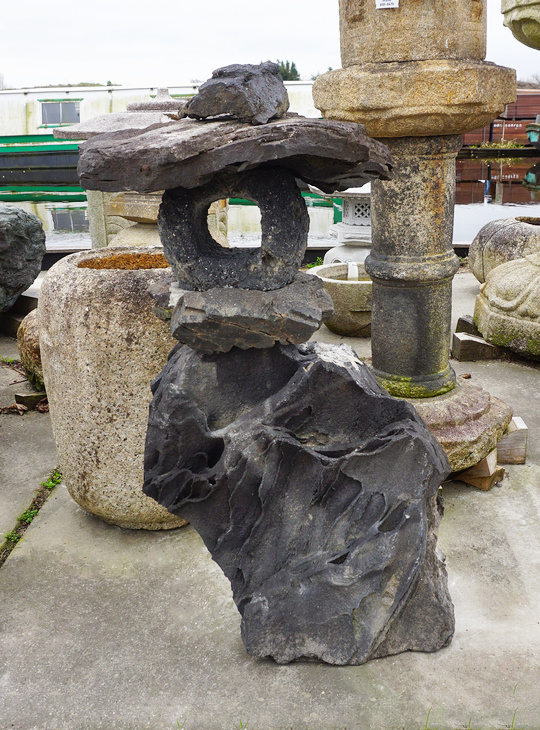 Buy Yoganseki Yamadoro, Japanese Stone Lantern for sale - YO01010527