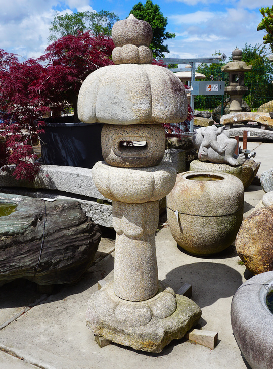 Yoshino Gata Ishidoro, Japanese Stone Lantern - YO01010408