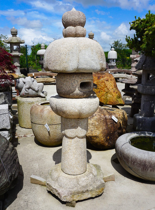 Yoshino Gata Ishidoro, Japanese Stone Lantern - YO01010408