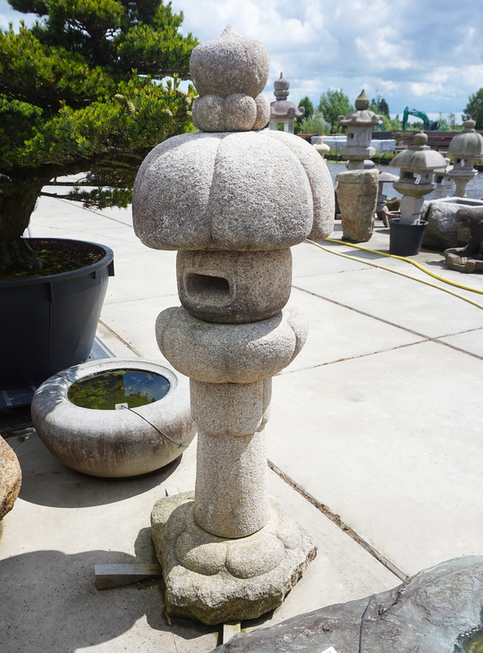 Yoshino Gata Ishidoro, Japanese Stone Lantern - YO01010408