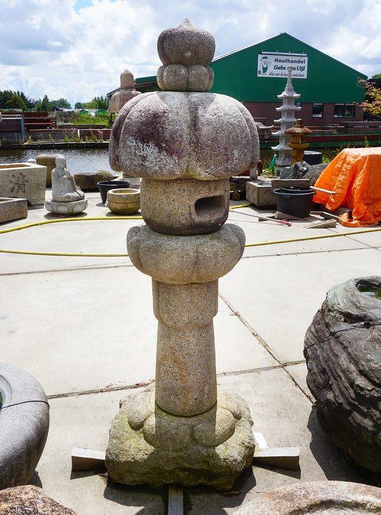 Yoshino Gata Ishidoro, Japanese Stone Lantern - YO01010408