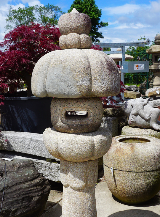 Yoshino Gata Ishidoro, Japanese Stone Lantern - YO01010408