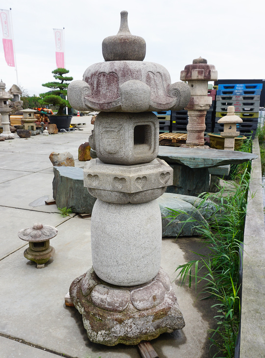 Zendo-ji Gata Ishidoro, Japanese Stone Lantern - YO01010325