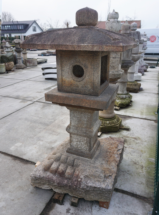 Eitoku-ji Gata Ishidoro, Japanse Stenen Lantaarn - YO01010488