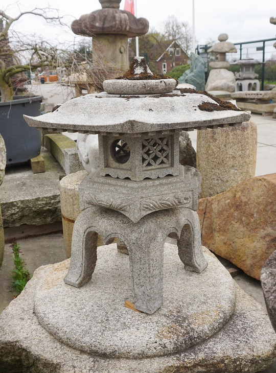 Kaku Yukimi Gata Ishidoro, Japanse Stenen Lantaarn - YO01010538