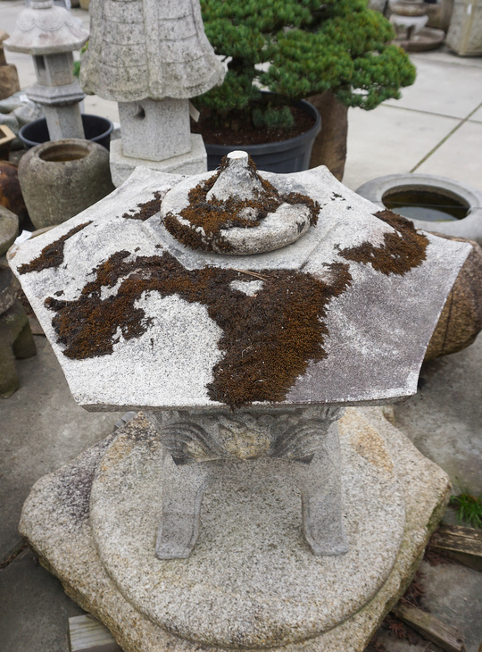 Kaku Yukimi Gata Ishidoro, Japanse Stenen Lantaarn - YO01010538