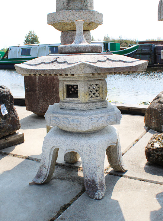 Kaku Yukimi Gata Ishidoro, Japanse Stenen Lantaarn - YO01010560